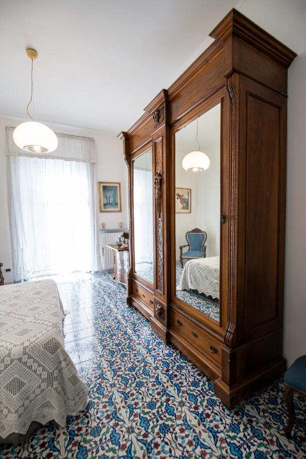サレルノ ダングレテール Bed & Breakfast エクステリア 写真
